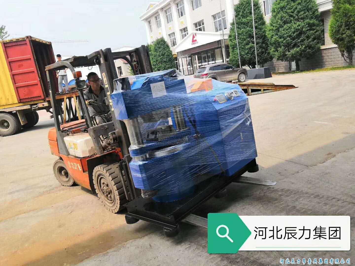 鋼絲繩纏放繩機器，鋼絲繩索具壓制機器，集體裝柜發(fā)貨